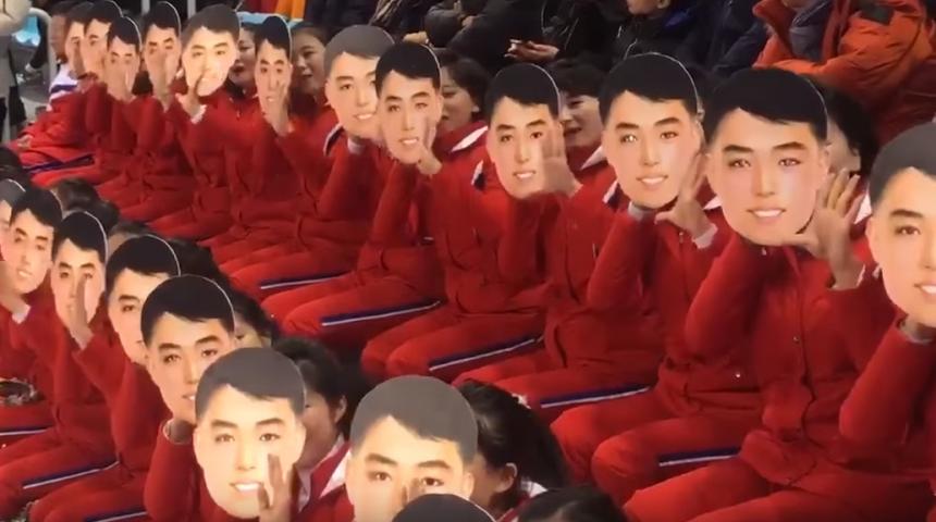 북한 응원단의 휘파람 응원 영상 캡쳐