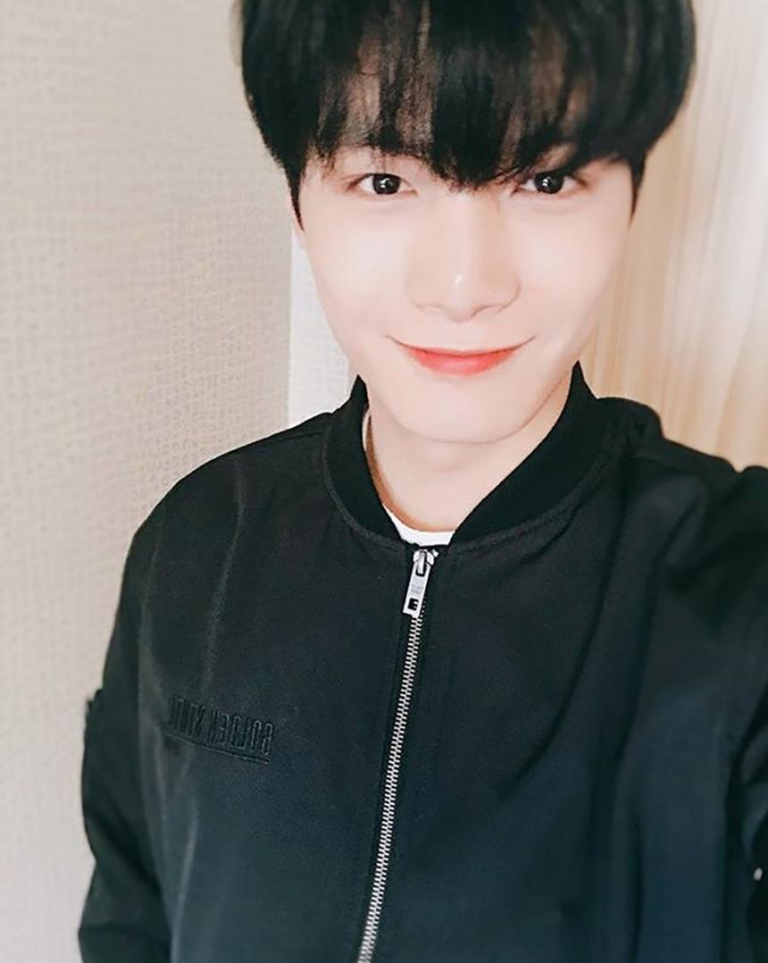 뉴이스트 W JR 인스타그램