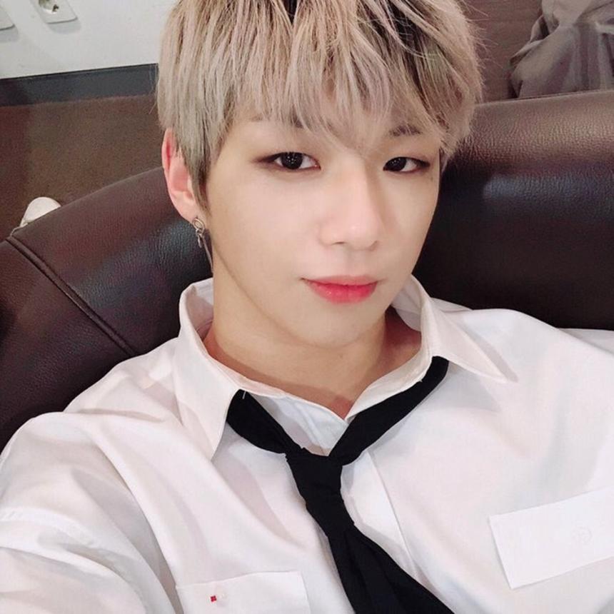 워너원 강다니엘 / 온라인 커뮤니티