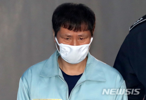 안봉근, ‘박근혜 특활비 36억 상납’ 재판서 “증언 일체 거부하겠다” / 뉴시스