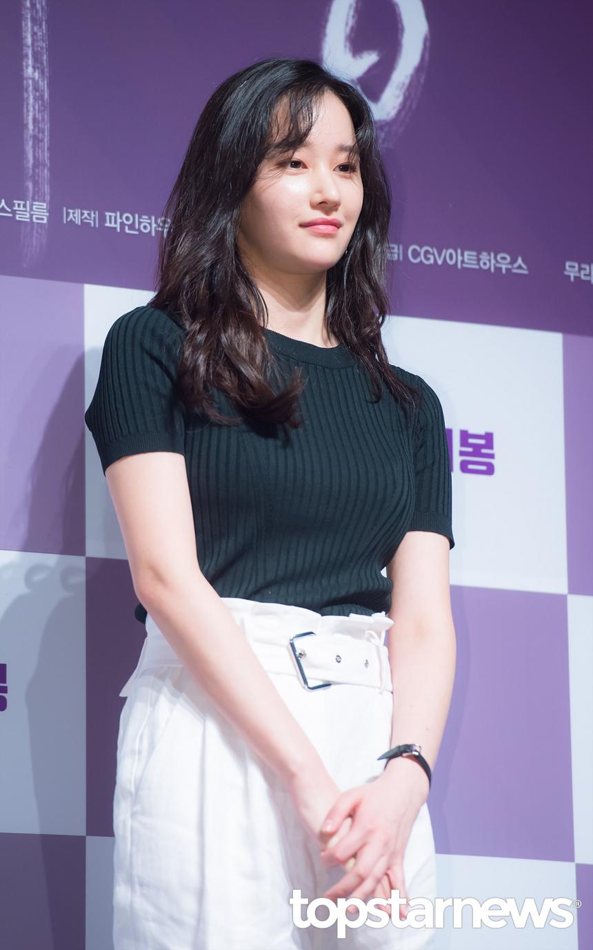 현장] '버닝' 전종서를 향한 관심 “모든게 처음이라 떨리고 부담스러워” - 안윤지 기자 - 톱스타뉴스