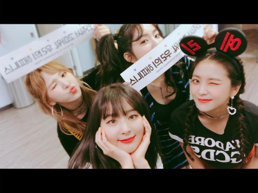 레드벨벳(Rev Velvet) 웬디 아이린 슬기 예리 / 레드벨벳 공식 SNS