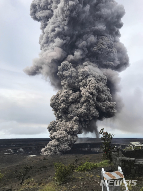 하와이 ‘킬라우에아 화산’, 美 지질학자들 “100년 최대 규모로 곧 폭발할 가능성” 경고 / 뉴시스