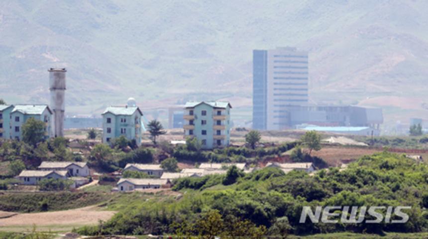 북한 기정동마을과 개성공단 / 뉴시스