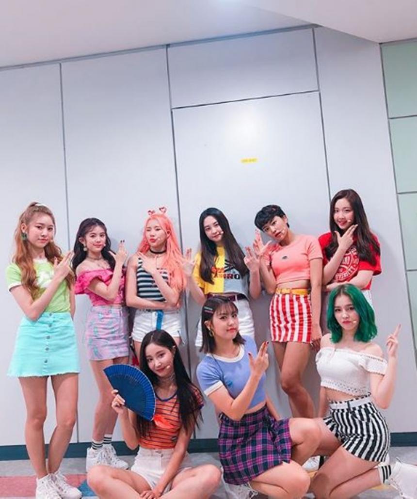 모모랜드(MOMOLAND) 공식 SNS