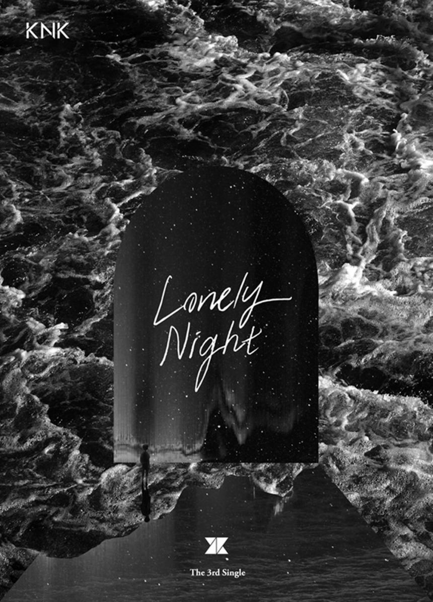 크나큰(KNK) ‘론니 나잇(Lonely Night)’ 앨범 커버 / 크나큰