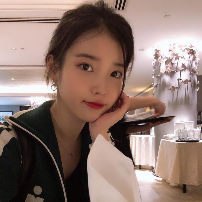 아이유 SNS