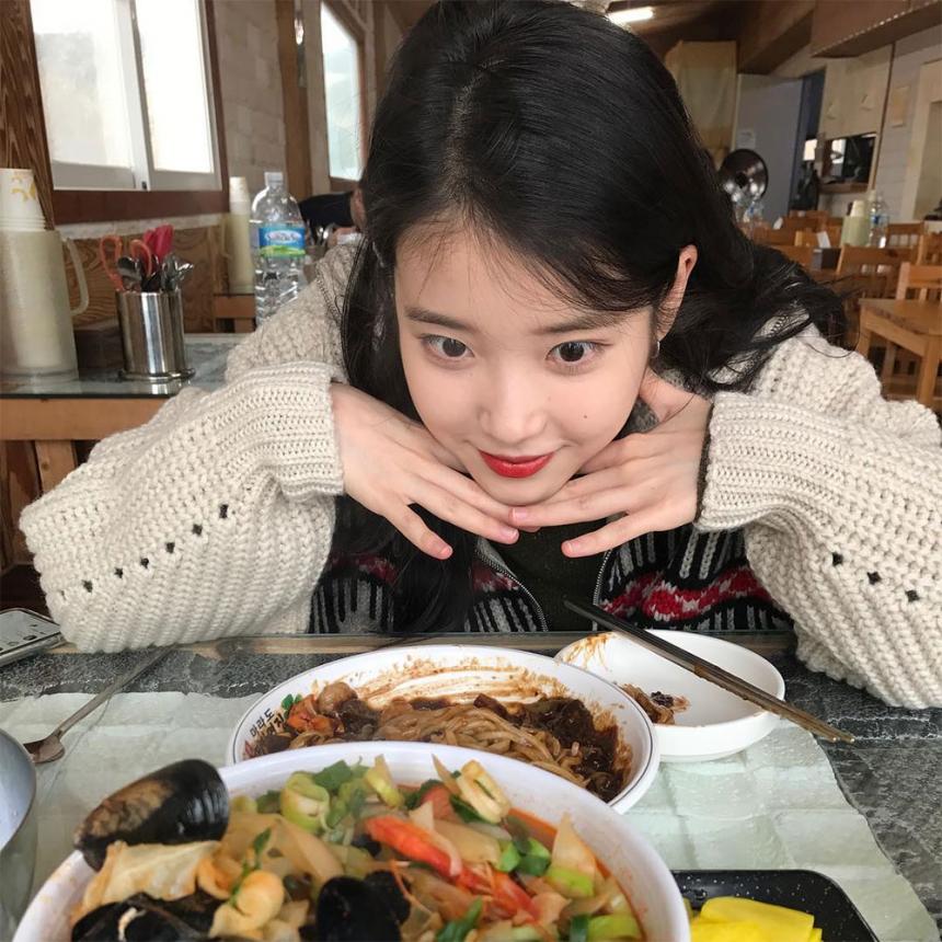 아이유(IU) 인스타그램