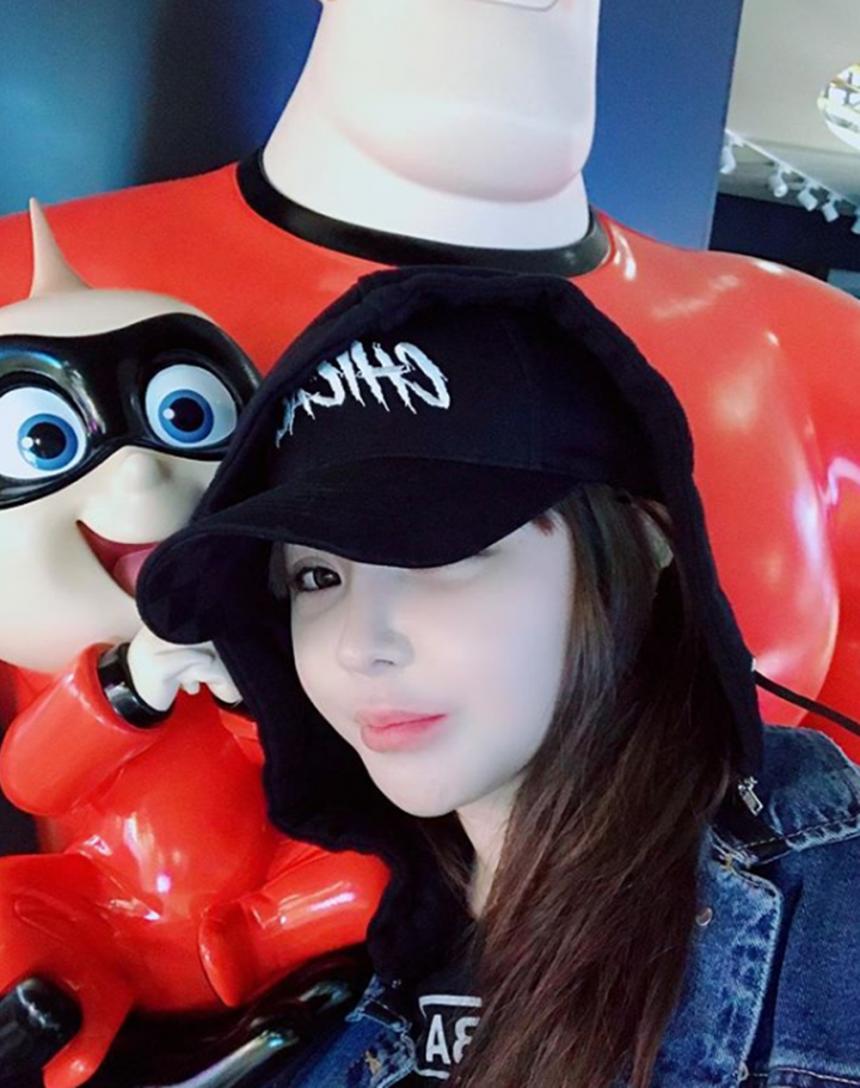 박봄 SNS