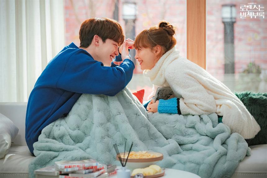 tvN ‘로맨스는 별책부록’ 비하인드 포토