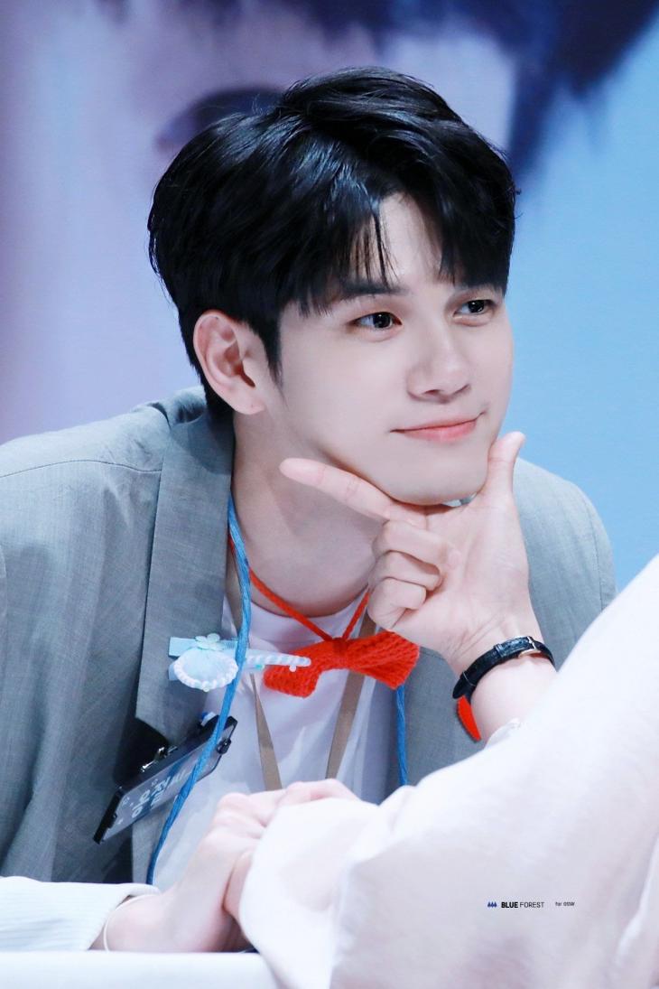 옹성우 / 온라인 커뮤니티