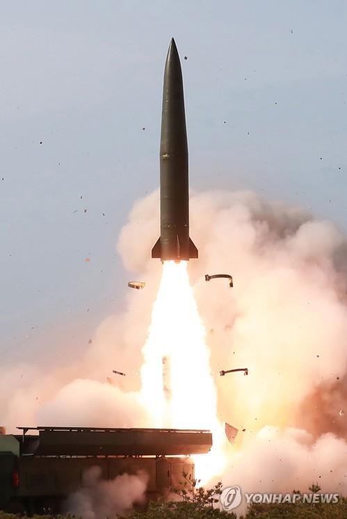 북한이 발사한 '이스칸데르' 단거리 탄도 미사일 [연합뉴스 자료사진]