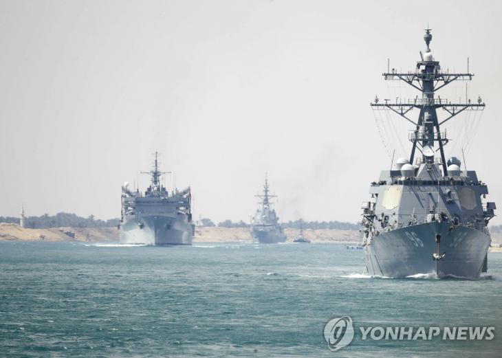 중동으로 향하는 미 해군 '에이브러햄 링컨' 항공모함 전단 [AP=연합뉴스]