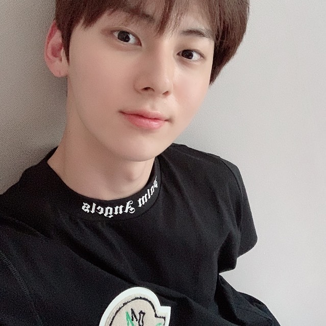 황민현 인스타그램