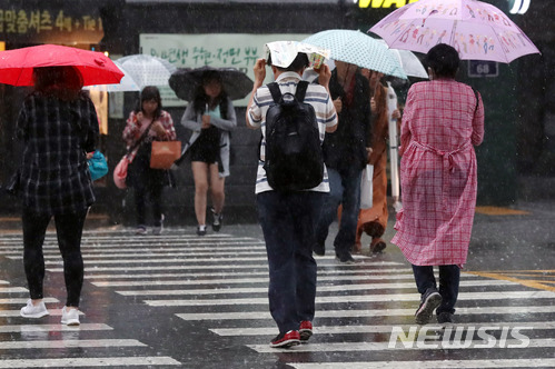 장마 시작 / 뉴시스