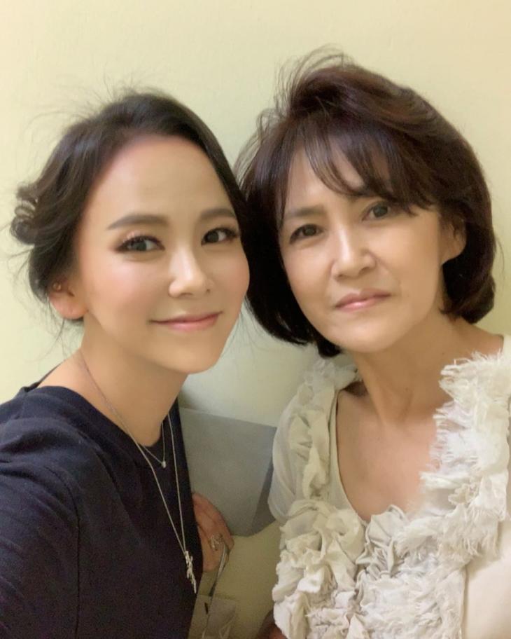 김지우-김지우 어머니 / 김지우 인스타그램
