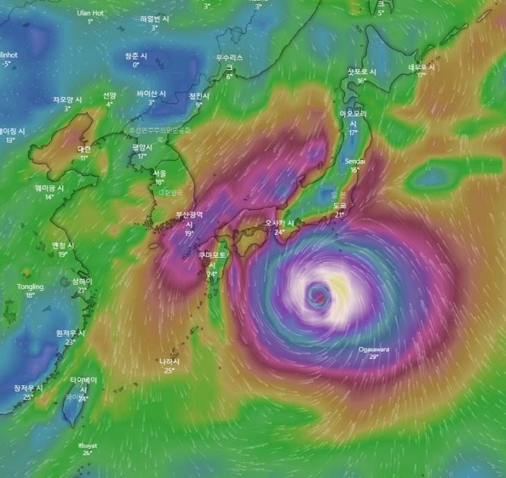 12일 토요일 8시 기준 제19호 태풍 하기비스 위치 / 미국 글로벌예보시스템(GFS), 윈디닷컴