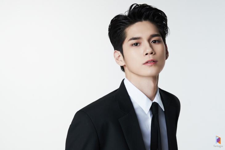 옹성우 / 판타지오