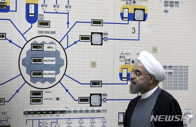 2015년 1월 이란 부샤흐리 핵발전소를 방문한 로하니 이란 대통령. 2019.11.05. / 뉴시스