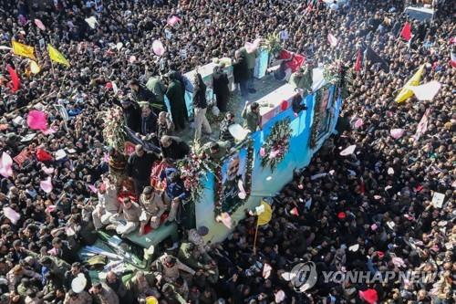 7일 케르만에서 열린 솔레이마니 사령관의 장례식 [AFP=연합뉴스]