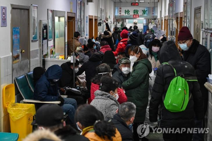 환자들이 밀려든 우한 적십자 병원 / 연합뉴스