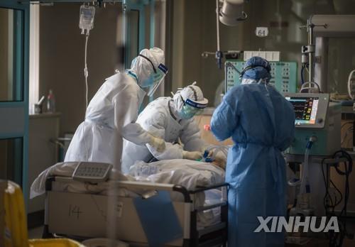 중국 후베이성 우한의 한 병원 집중치료병동 [신화=연합뉴스 자료사진]