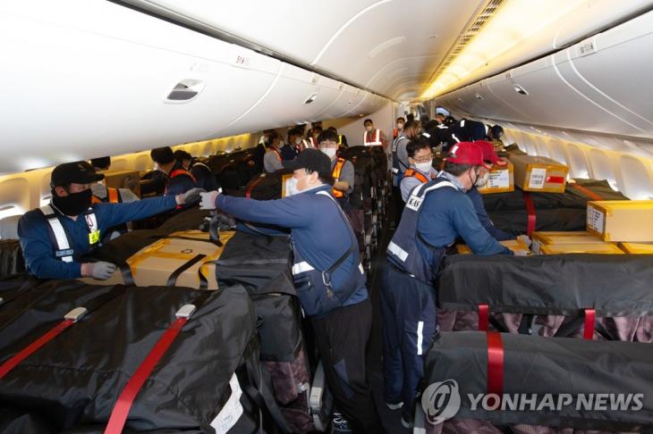 대한항공, '기내 좌석에도 화물 적재' [대한항공 제공]