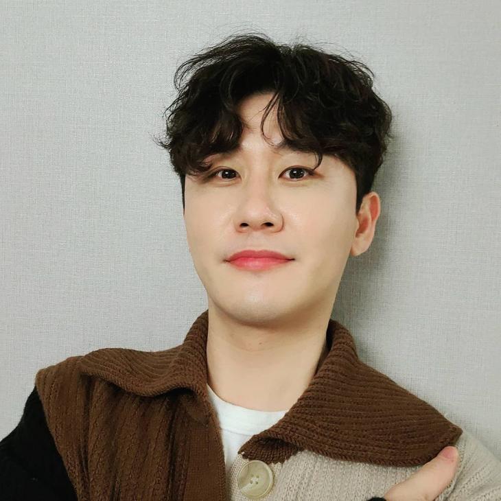 "깜짝 놀랐다"…<b>김응수</b>, '<b>꼰대인턴</b>' 까메오 출연했던 <b>영탁</b> 연기력에 '이...
