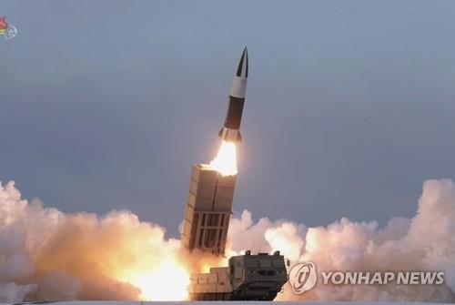 북한판 에이태큼스(KN-24)[연합뉴스 자료사진]