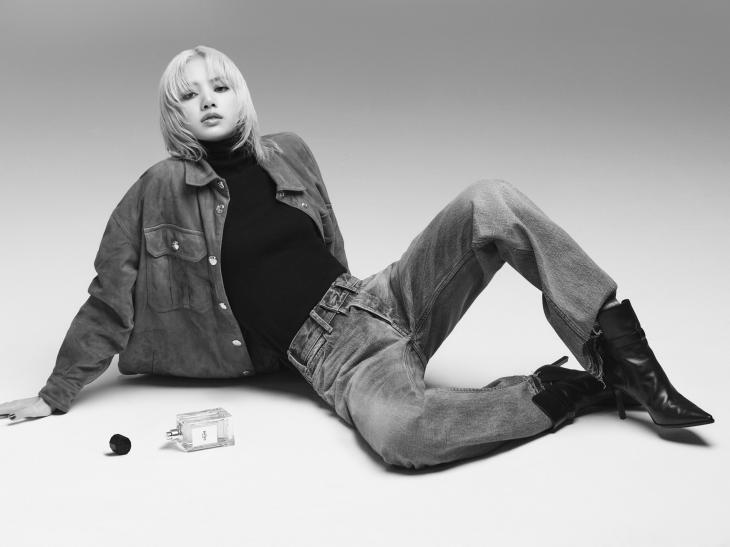 ‘Global Fashion Icon, LISA‘ 블랙핑크 리사 / CR 패션북 메인표지