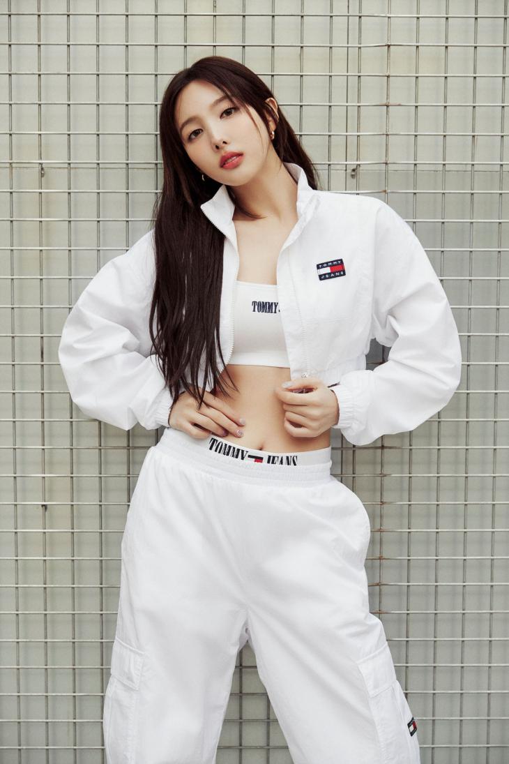 트와이스 나연 / 타미 진스(Tommy Jeans)