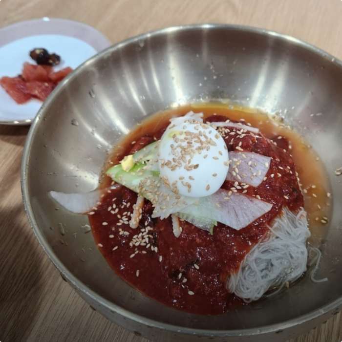 '생방송투데이' 부천 역곡시장 함흠냉면 맛집 위치는? 물냉면-비빔냉면-명태콩나물찜 外 - 장필구 기자 - 톱스타뉴스 '생방송투데이' 부천 역곡시장 함흠냉면 맛집 위치는? 물냉면-비빔냉면-명태콩나물찜 外 - 장필구 기자 - 톱스타뉴스