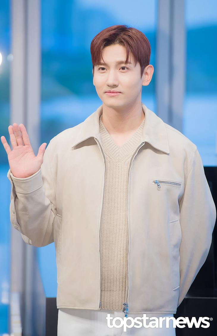 최강창민, '슈퍼맨이 돌아왔다' 내레이션 참여…부인 언급할까 - 유혜지 기자 - 톱스타뉴스 최강창민, '슈퍼맨이 돌아왔다' 내레이션 참여…부인 언급할까 - 유혜지 기자 - 톱스타뉴스