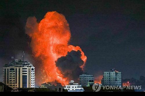 이스라엘군 보복 공습 받는 가자지구[AFP 연합뉴스 자료 사진]