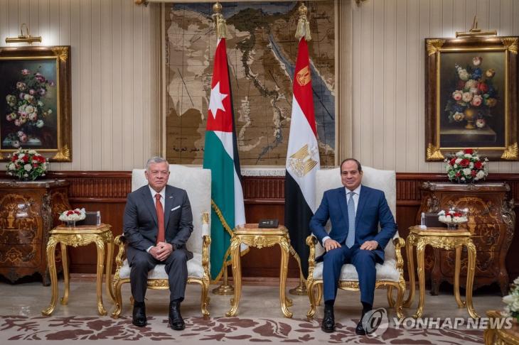 압델 파타 엘시시 이집트 대통령(오른쪽)과 압둘라 2세 요르단 국왕(왼쪽)의 2021년 9월 정상회담[EPA 연합뉴스 자료사진]