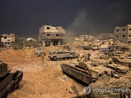 가자지구 내부에서 작전 들어간 이스라엘군[로이터 연합뉴스 자료사진]