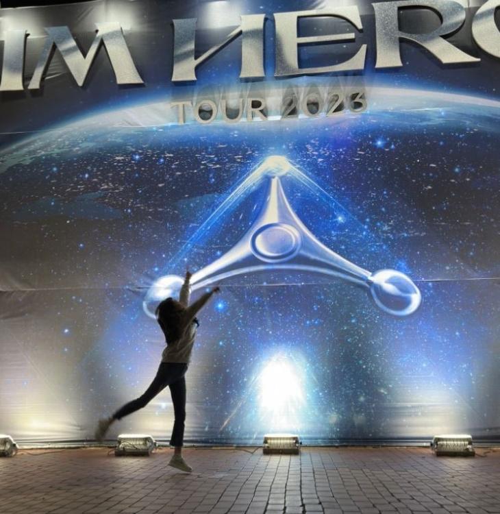 서울 '우주탐험 일기' 임영웅, 폼 나는 콘서트에서 히어로 손 터치로 축복받은 '귀염 뽀짝 영시'