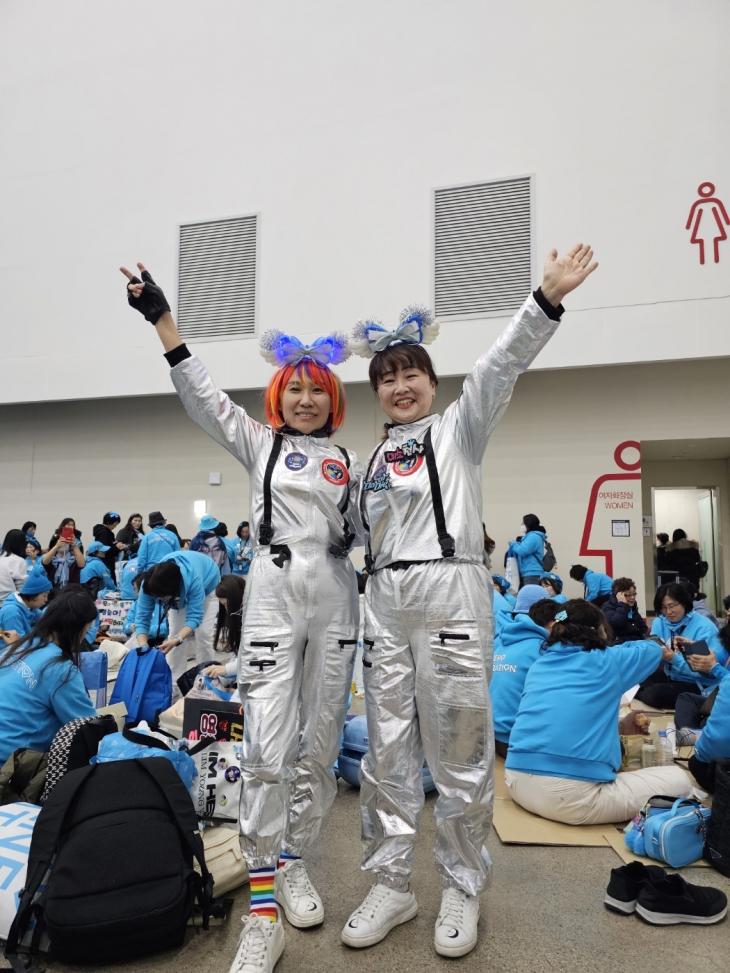 대구 콘서트 '우주탐험 일기' 임영웅, "영웅아~영웅이 어디 있니? 내 동생 어? 영웅이 잘 생겼네! 영웅이 축구 잘 하게 생겼네"