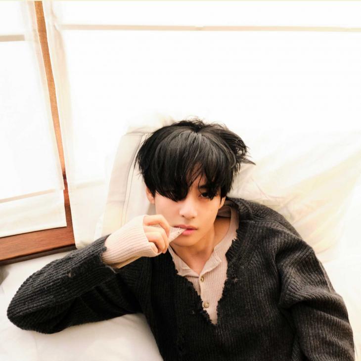 방탄소년단(BTS) 뷔의 새 디지털 싱글 'FRI(END)S' / 빅히트뮤직