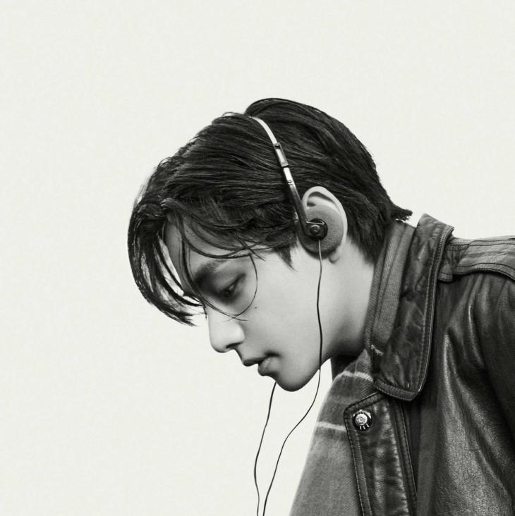 방탄소년단(BTS) 뷔의 새 디지털 싱글 'FRI(END)S' / 빅히트뮤직