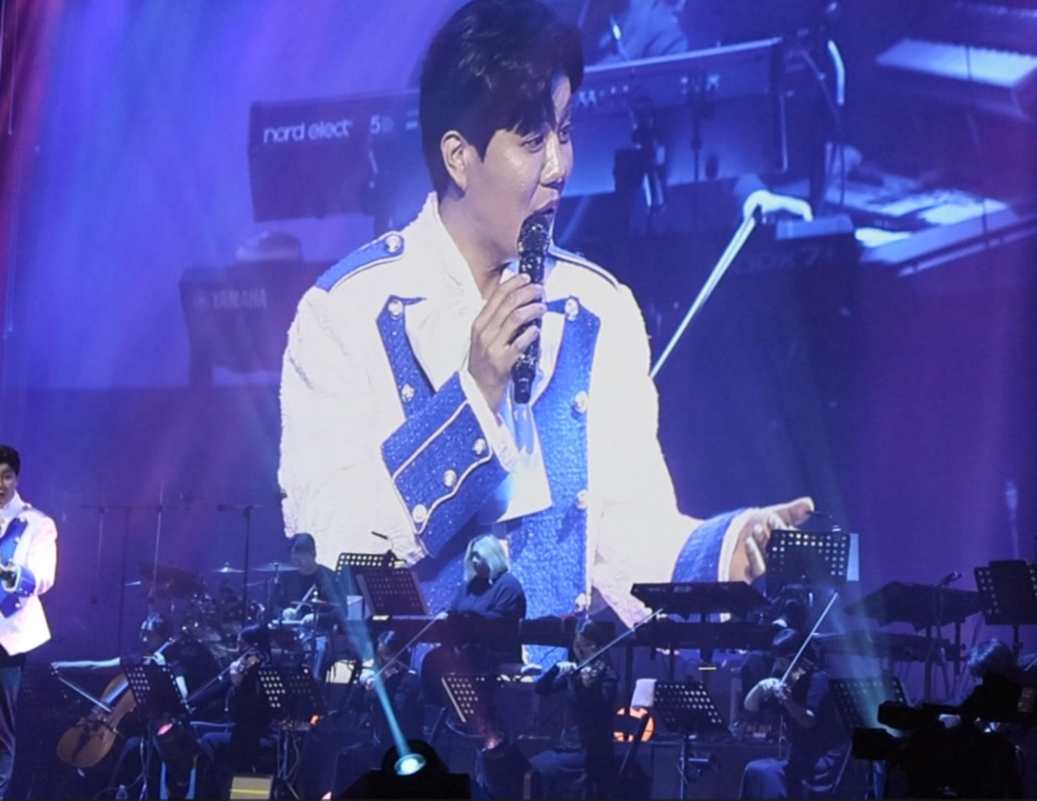 찬란함과 깊이로 전한 감동, 진해성의 단독 콘서트…거룩하고 위대하며 찬란하게, 콘서트 무대를 물들이다