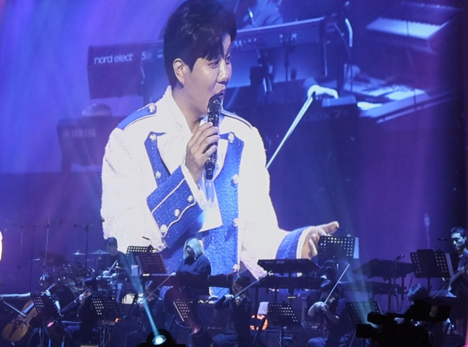 찬란함과 깊이로 전한 감동, 진해성의 단독 콘서트…거룩하고 위대하며 찬란하게, 콘서트 무대를 물들이다