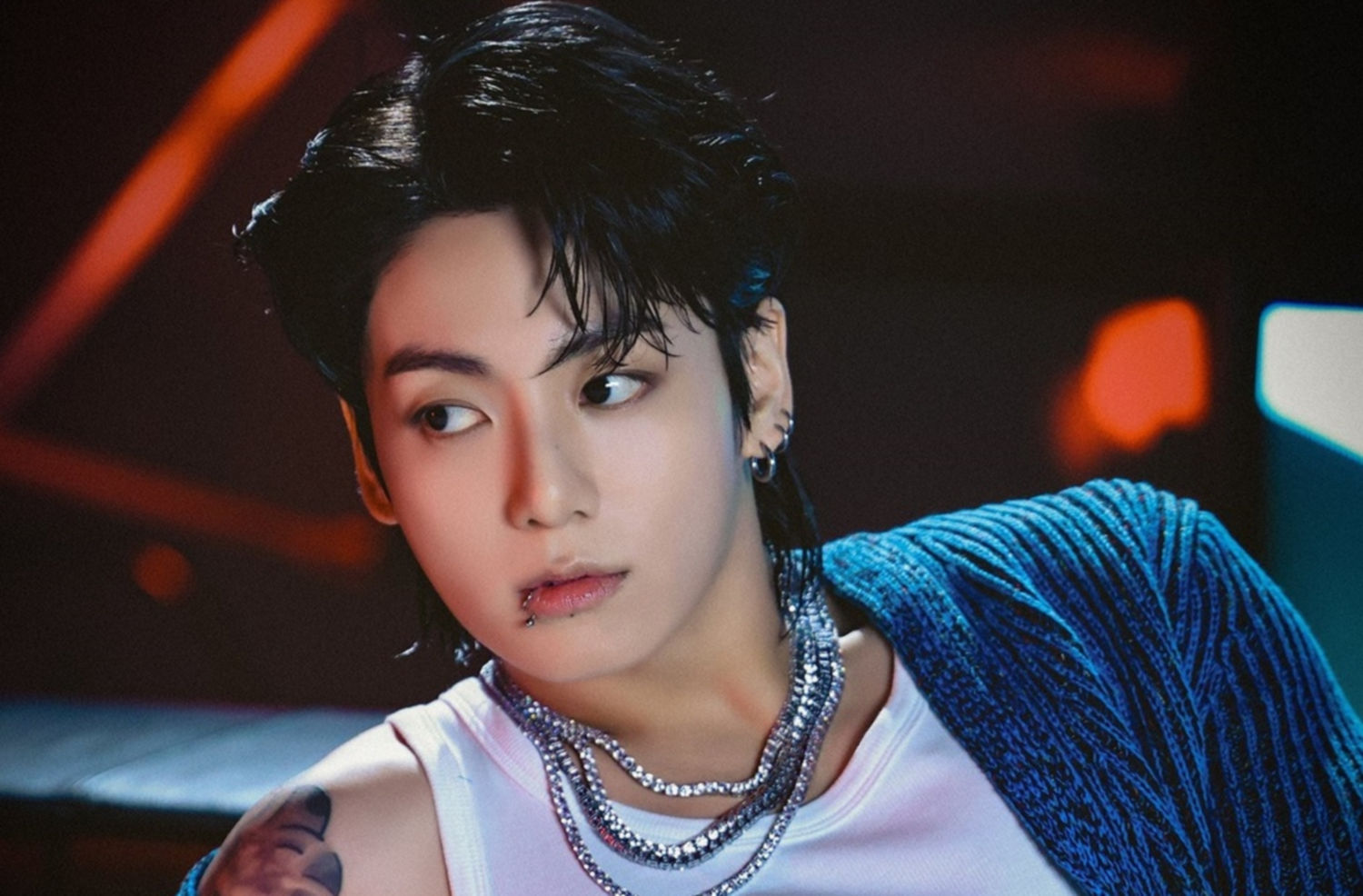 '전시·영화·음악 올킬' 美뉴욕을 물들이다...BTS 정국, 솔로 전시회 7일... - 뉴스 썸네일 이미지