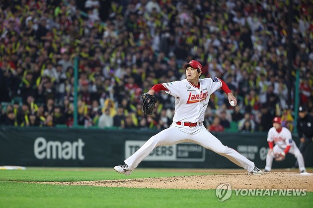 "7이닝 1실점 역투"…<b>김광현</b>, <b>양현종</b>과 레전드 <b>맞대결</b>서 승리→SSG 시즌...
