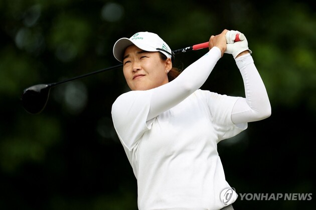 "8언더파 몰아치기"…<b>이일희</b>, 숍라이트 1R <b>공동선두</b>→12년 만의 우승 도...