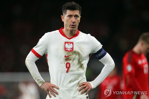 "<b>대표팀 보이콧</b> 선언"…<b>레반도프스키</b>, 감독 신뢰 문제→폴란드 국가대표...
