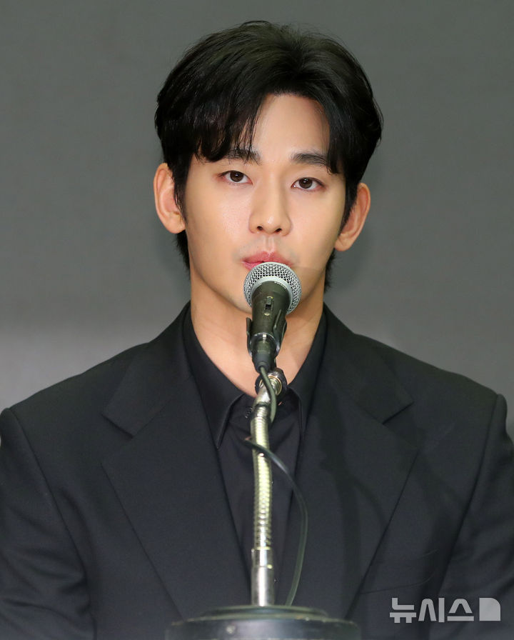 "강제조치 현실로"…<b>김수현</b>, <b>가세연</b>·김세의 부동산 <b>가압류</b>→법원 판결...