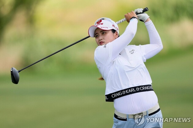 "공동 3위 도약"…<b>최혜진</b>, 여자 PGA 챔피언십 3R 선전→<b>이민지</b> 단독 <b>선두</b>...