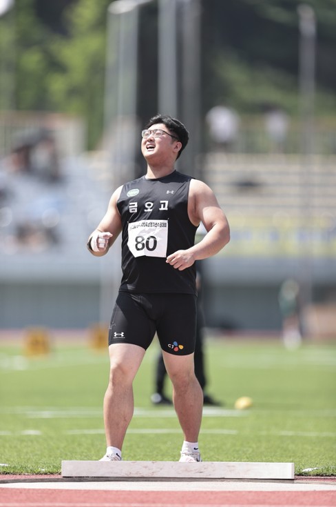 "19ｍ81 한국<b>신기록</b> 경신"…<b>박시훈</b>, <b>포환던지기</b> 전국선수권→남고부 우...