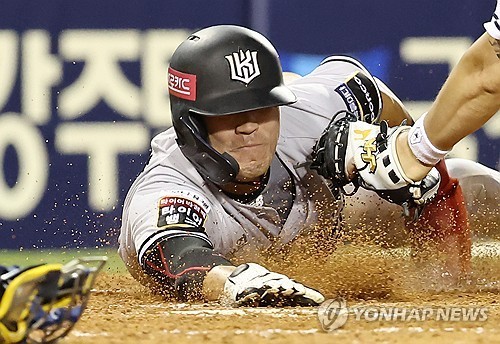 "이적 후 첫 선발 출전"…<b>천성호</b>, kt전 7번 1루수→<b>LG 데뷔</b>전 장식